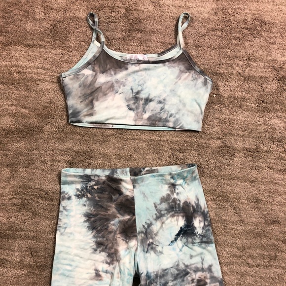 Tie dye 2 piece - Picture 3 of 3